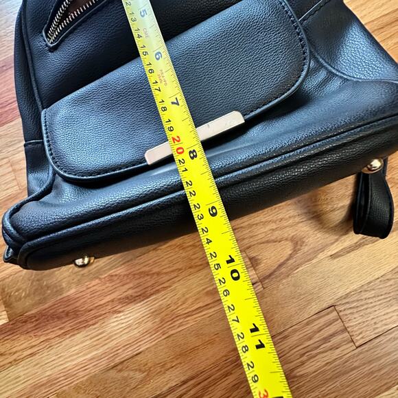FAUX LEATHER x Women's Black Vegan Leather Backpack Purse WIth Gold Accents - Picture 9 of 9